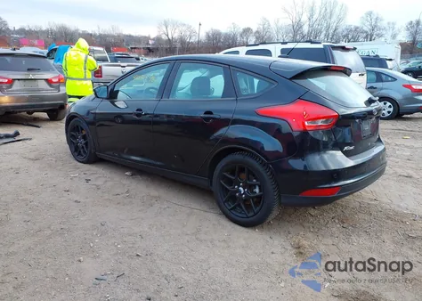 2016 Ford Focus Se z USA, uszkodzony, nr VIN 1FADP3K23GL299558